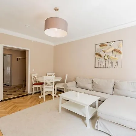 Moderne Fuer Junggebliebene In Kreuzberg-3l * ベルリン